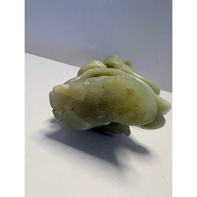Vintage Green Jade-Style Guanyin Stone Sculpture – Asian Serpentine Carving, 8.5” Figurine Mid Century Buddhism Spiritual Meditation For Sale In Indianapolis - Image 6 of 10