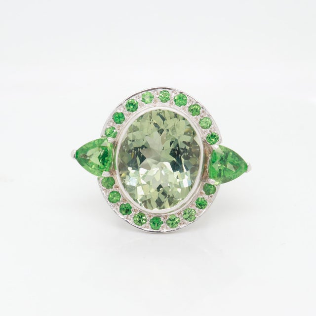 French Deco Style 18k White Gold Green Beryl & Tsavorite Garnet Cocktail Ring For Sale In Philadelphia - Image 6 of 12