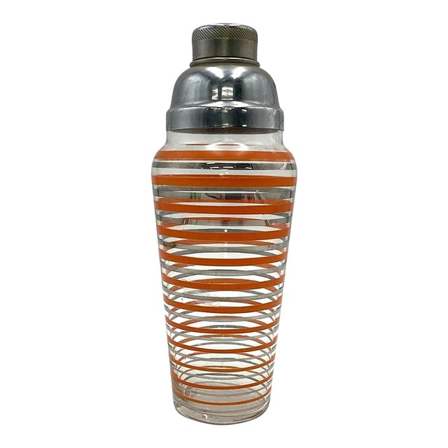 1930s Art Deco Cobbler Type Cocktail Shaker by Anchor-Hocking in the "Rings" Pattern For Sale