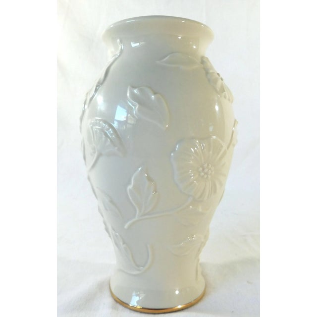 Lenox Lenox Ivory Porcelain 24k Gold Trim Embossed Poppy Flower Vase For Sale - Image 4 of 7