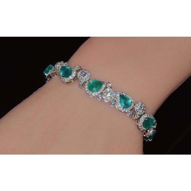 Metal Late 20th Century Gia Natural 15cts Brazilian Emerald Diamond 18k White Gold Bracelet For Sale - Image 7 of 13