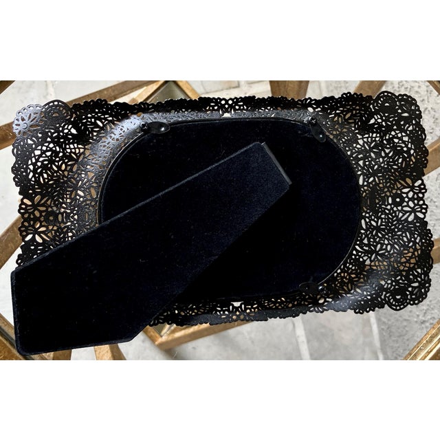 Late 20th-Century Art Nouveau-Inspired Bronze-Tone Filigree Easel Back Picture Frame For Sale - Image 11 of 18