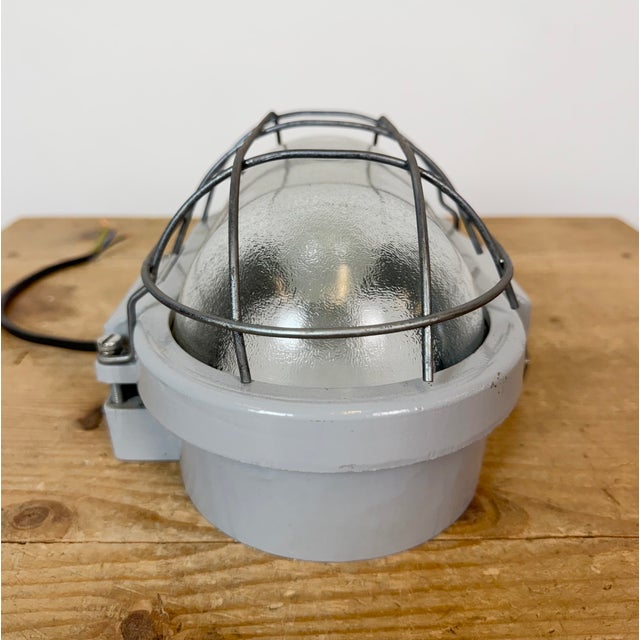 Metal Vintage Industrial Cast Aluminium Wall Light from Elektrosvit, 1970s For Sale - Image 7 of 17