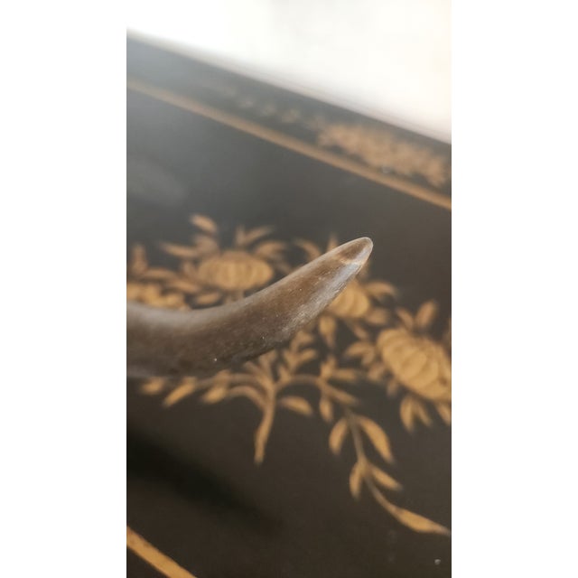 1950s Vintage Natural Cow Horn Wall Pocket / Flower Holder With Pierced Crown Rim, Western Ranch Decor For Sale - Image 5 of 12