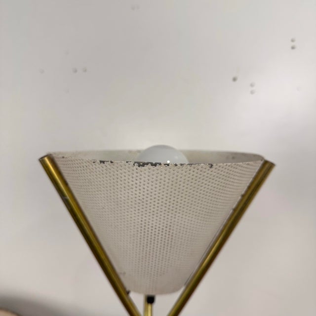 Gerald Thurston for Lightolier “Tripod” Mid-Century Table Lamp For Sale In Cleveland - Image 6 of 12