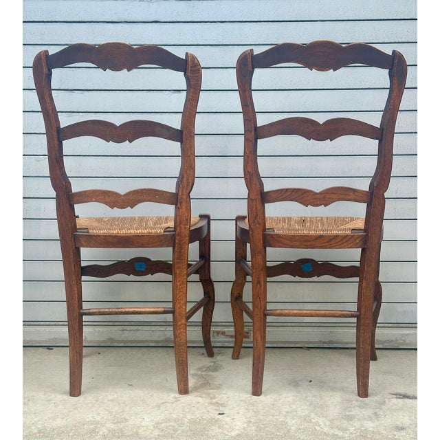 Pair of French Provincial Louis XV Style Oak Side Chairs, Circa 1920. For Sale In Chicago - Image 6 of 11