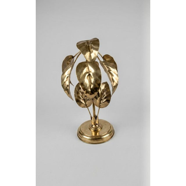 1970s Mid-Century Modern Brutalist Brass Floral Table Lamp, Artisan Sculptural Lighting For Sale - Image 6 of 6