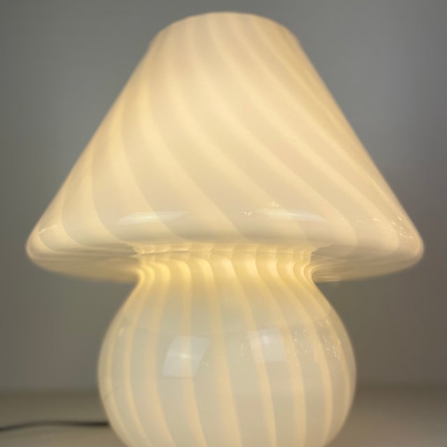 White Murano Table Lamp, 1970s For Sale - Image 8 of 14