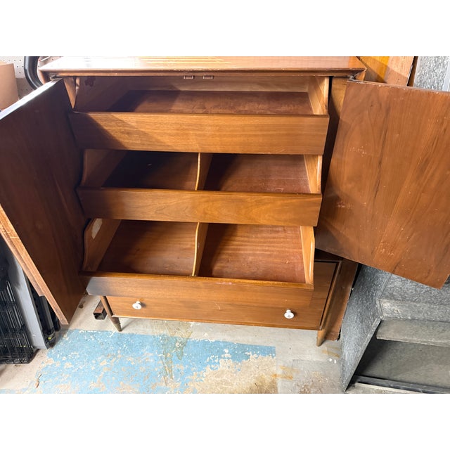 Mid 20th Century Vintage John Cameron Mid-Century Modern Highboy Dresser / Gentleman’s Chest For Sale - Image 5 of 9