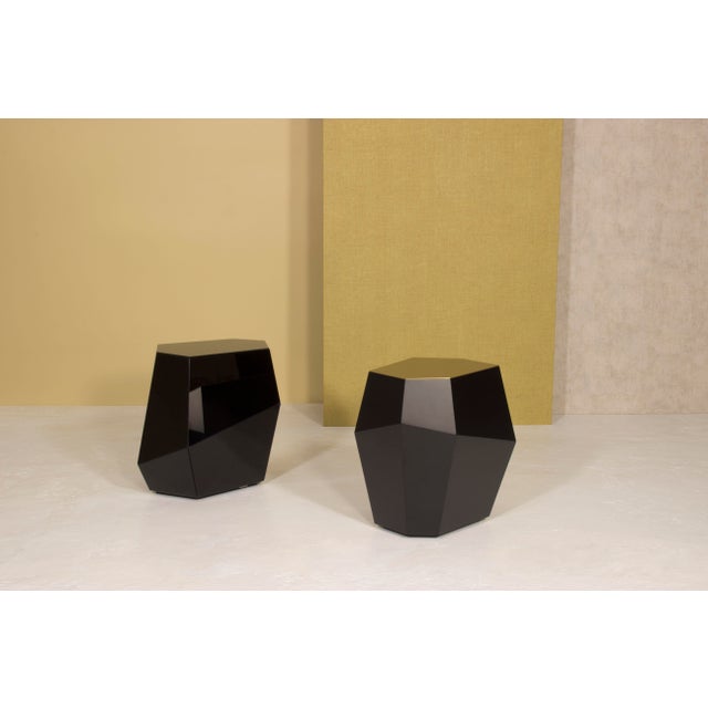 Three Rocks High Side Table in Black Lacquered and Top in Brushed Brass from Insidherland For Sale - Image 4 of 13