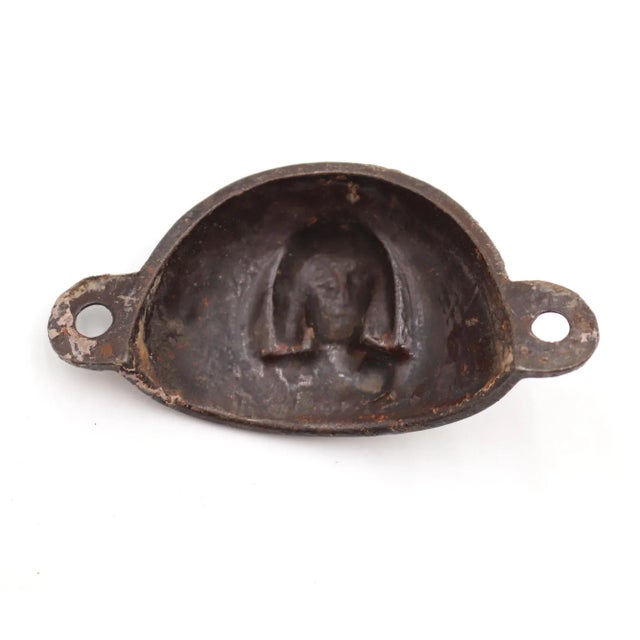 Early 20th Century Antique 3.5 In. Black Cast Iron Victorian Figural Bin Pull For Sale - Image 5 of 5