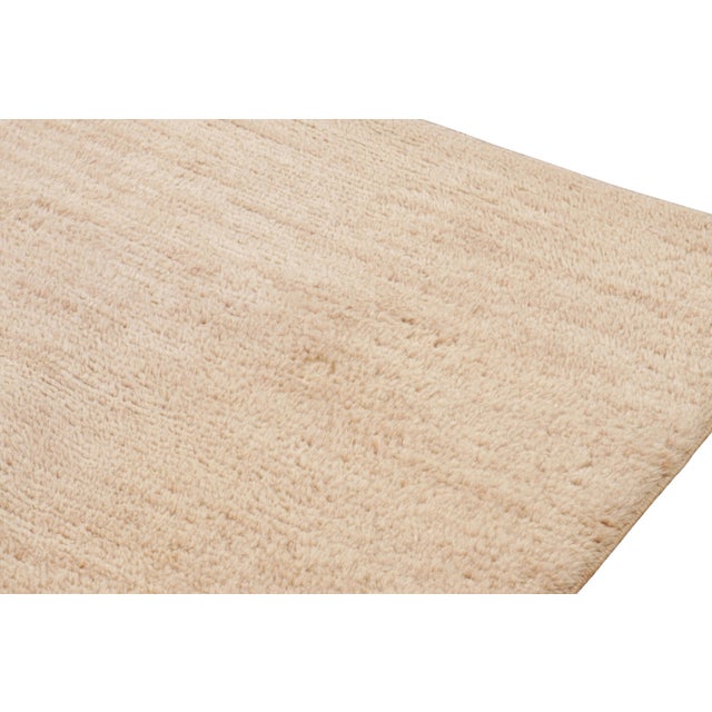 Vintage Moroccan Style Rug in Beige and Cream Tones - Rug & Kilim For Sale In New York - Image 6 of 8