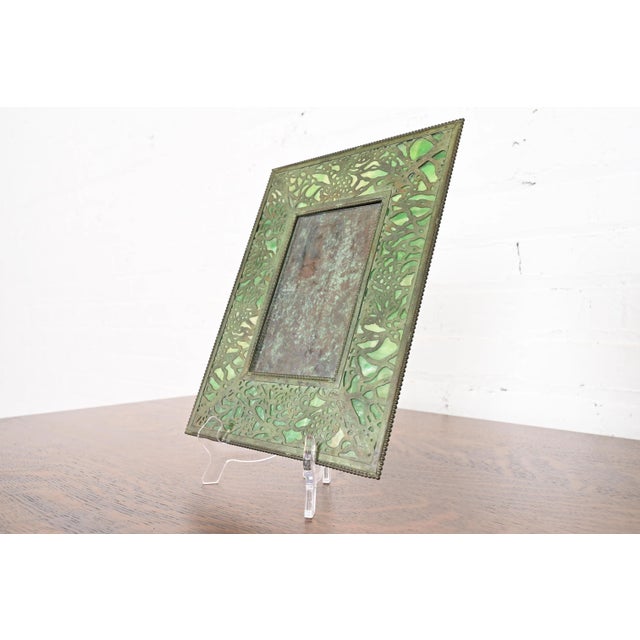 Art Deco Tiffany Studios New York Grapevine Pattern Bronze and Slag Glass Picture Frame For Sale - Image 3 of 10