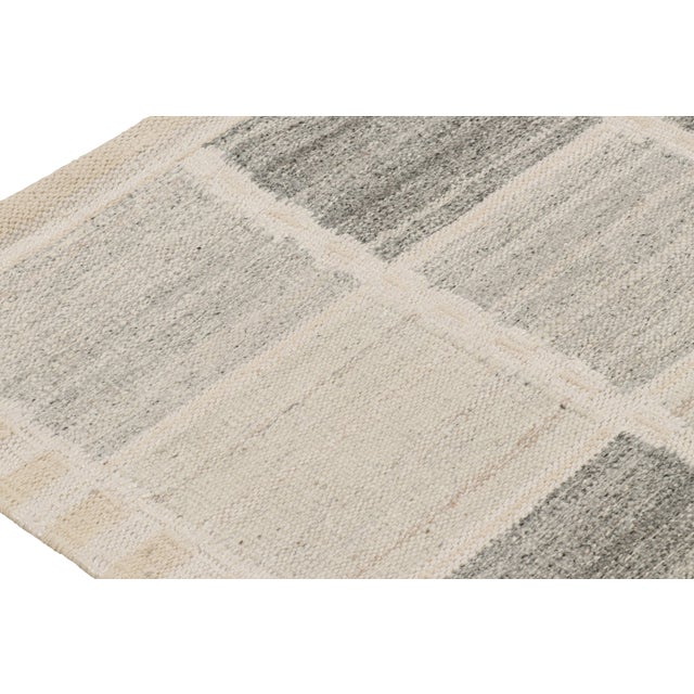 Celerie Kemble Aster Rug by Celerie Kemble for Chairish, 5'x8' For Sale - Image 4 of 8