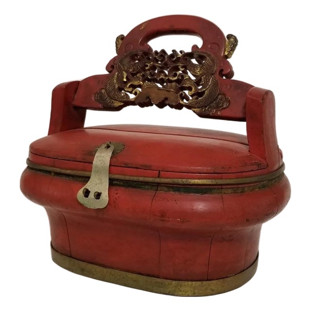 19th Century Antique Chinese Red Lacquered Lunch Box For Sale