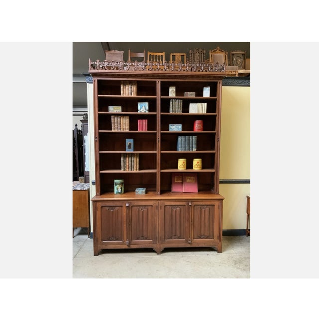 Brown Antique Neo-Gothic Bookcase in Oak, 1880 For Sale - Image 8 of 13