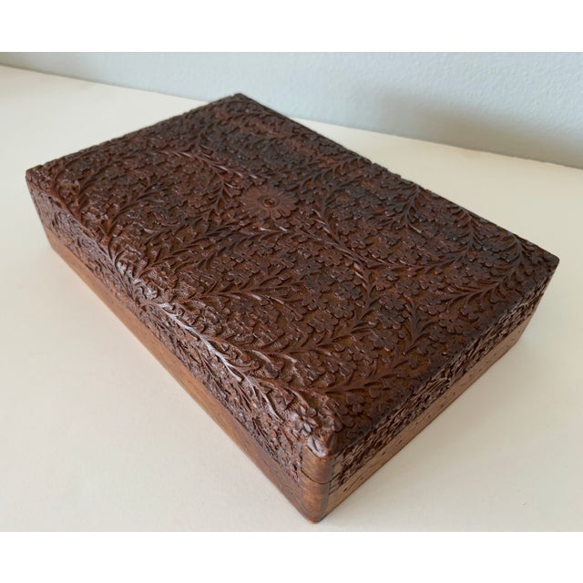 Antique Anglo-Indian Kashmir Hand-Carved Wood Jewelry Box, Velvet Lined, circa 1920s A beautifully handcrafted Anglo Raj...