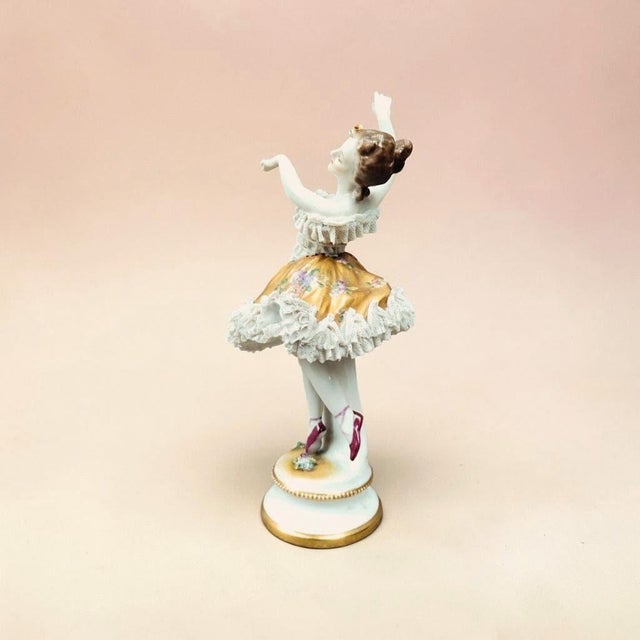 Antique Porcelain Lace Ballerina Figurine with Gilt Floral Tutu from Rudolstadt-Volkstedt, 1920s For Sale - Image 11 of 13