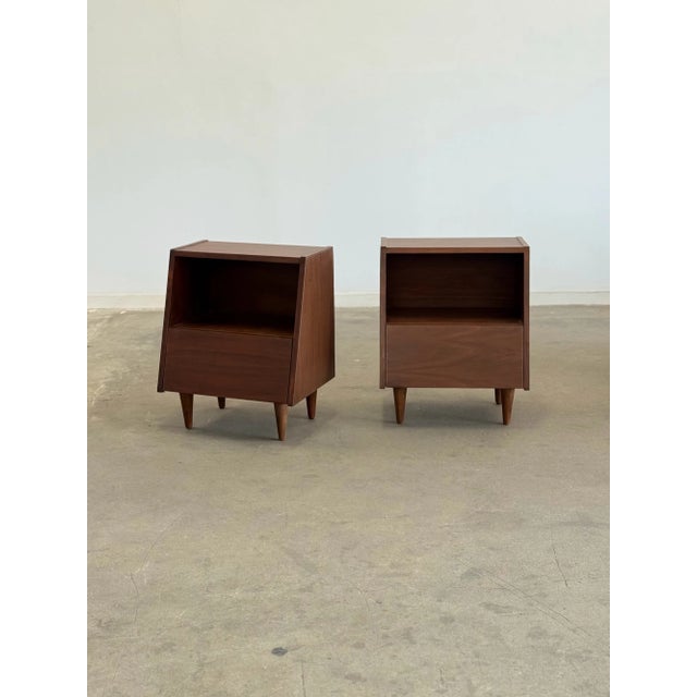 1960s Minimal Angular Nightstands - Pair For Sale - Image 4 of 9