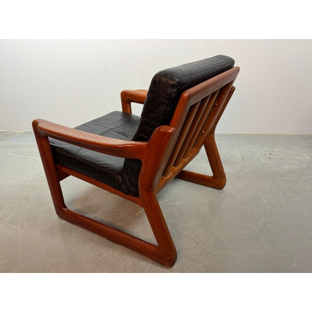 Mid-Century Modern Mid-Century Teak Lounge Chairs with Black Leather Cushions attributed to Sven Ellekaer for Komfort, Denmark, 1970s, Set of 2 For Sale - Image 3 of 18