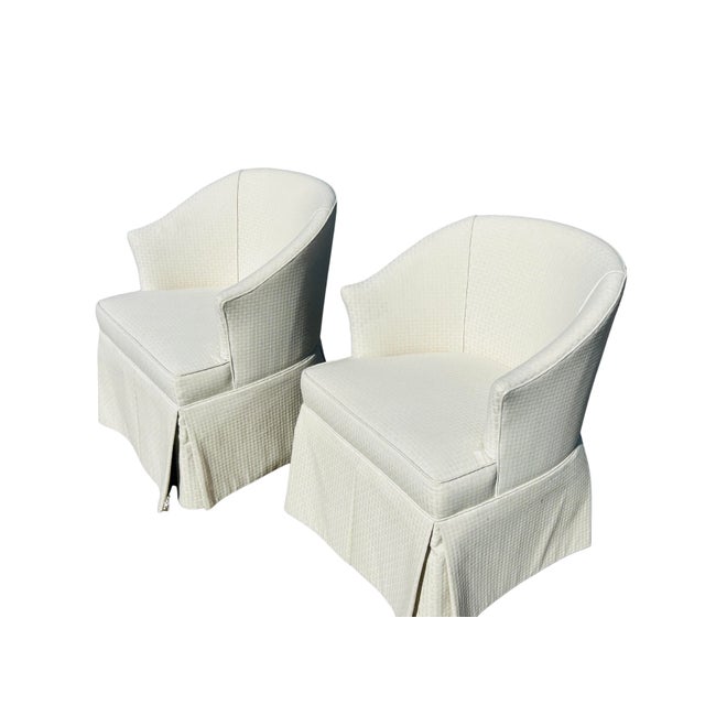 Wood Vintage Pair of Skirted Barrel Club Chairs With Casters – Transitional Upholstered Accent Chairs in Neutral Textured Fabric For Sale - Image 7 of 15