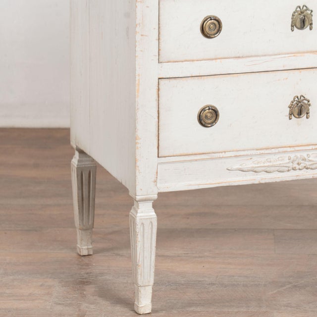 Late 19th Century Swedish White Gustavian Style Small Chest of Three Drawers Nightstand For Sale - Image 11 of 12