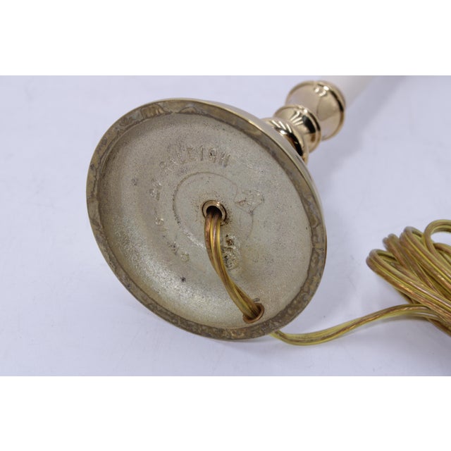 1980s Virginia Metalcrafters Colonial Williamsburg Brass Lamp For Sale - Image 11 of 11
