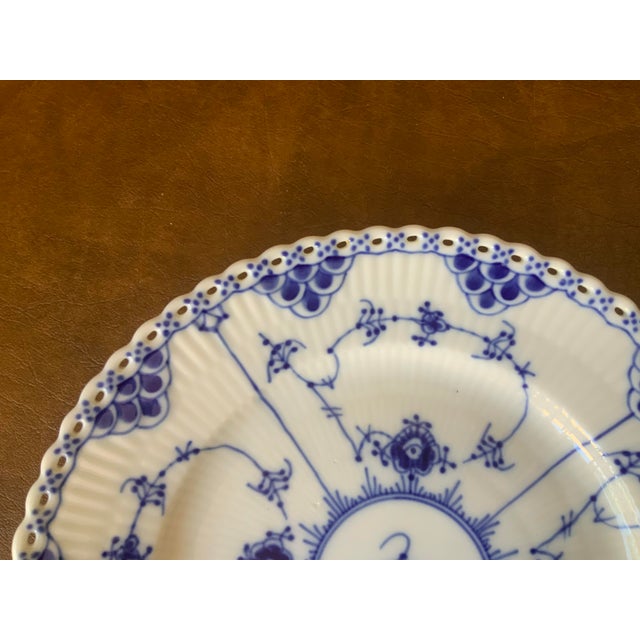 1960s Royal Copenhagen Blue Fluted Full Lace Salad/Lunch Plate 1086 For Sale In Naples, FL - Image 6 of 8