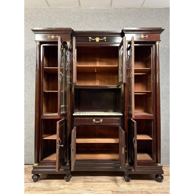 Large 19th Century Empire Mahogany Display Bookcase, 1890s, in Good conditions. Designed 1890 to 1919