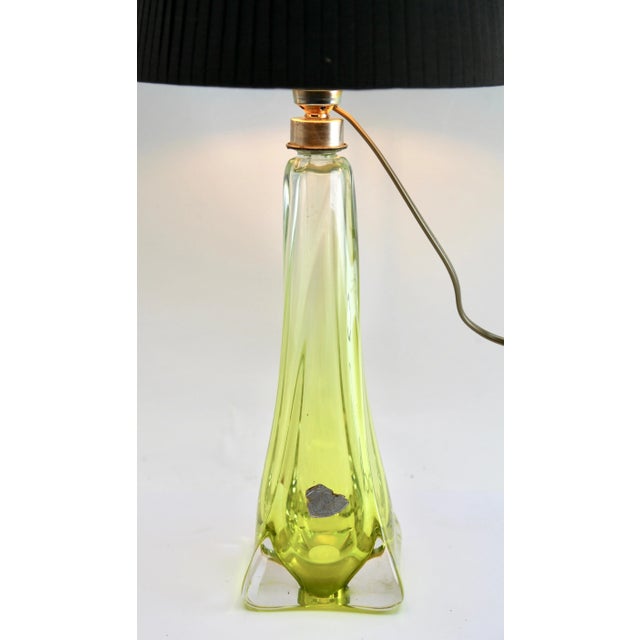 1950s Crystal Glass Twisted Light Table Lamp from Val Saint Lambert, 1950s For Sale - Image 5 of 7