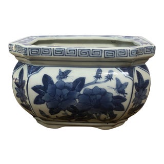 Vintage Chinoiserie Blue and White Floral Planter For Sale