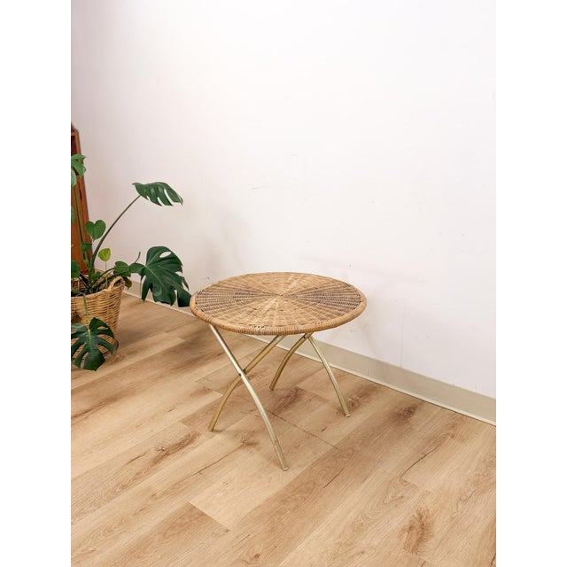Vintage Wicker and Chrome Woven Folding Side Table Coastal Boho Accent Table For Sale - Image 4 of 7