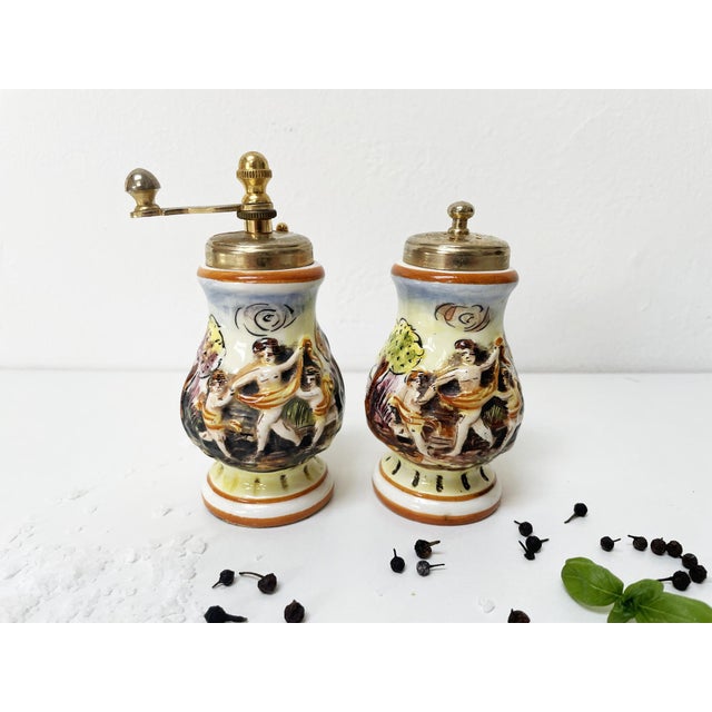 Salt Shaker and Pepper Mill from Capodimonte, 1960s, Set of 2 For Sale - Image 6 of 15