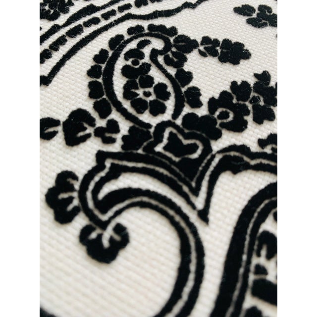 Contemporary Shamiana Accents Luxurious Down Filled Black White Paisley Velvet Pillow For Sale - Image 4 of 8