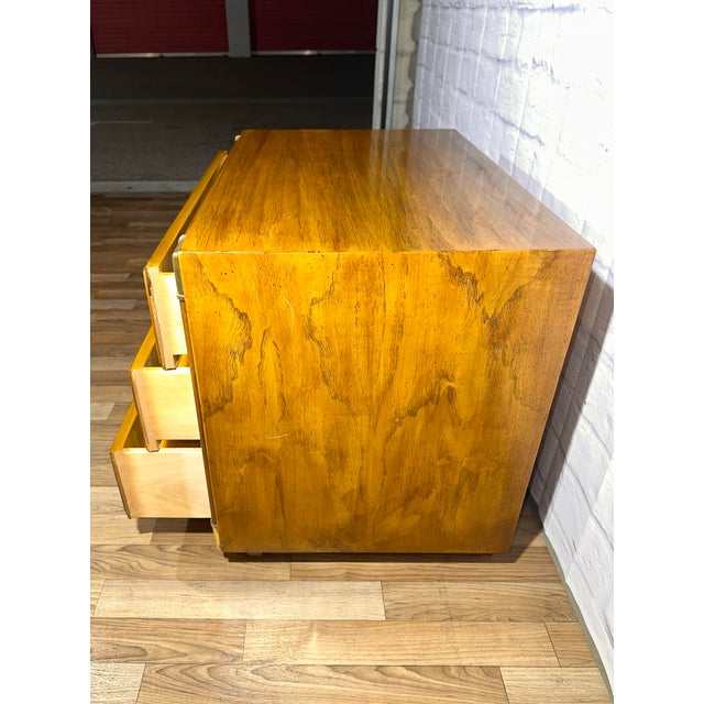 Wood 1980s Vintage Drexel Heritage Campaign Nightstand / Side Table in Walnut and Brass – Accolade Collection⚡️ For Sale - Image 7 of 11