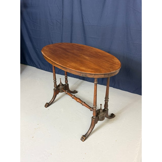 Antique Victorian Oval Centre Table, 1900 For Sale - Image 3 of 11