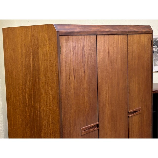 White & Newton Teak Armoire Portsmouth, England Cabinet Makers Mark c.1960s Triple Door Folding Interior Drawers U.K. Import