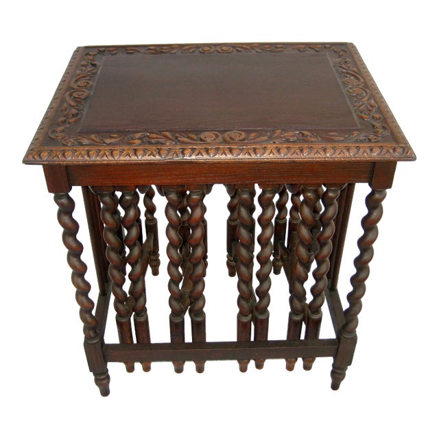 Early 20th Century Set of 5 Oak Nesting Tables For Sale