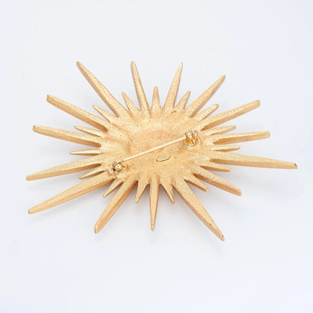 Modern Vintage Chanel Starburst Brooch Pin c2001 Large Crystal Yellow Gold Tone For Sale - Image 3 of 4