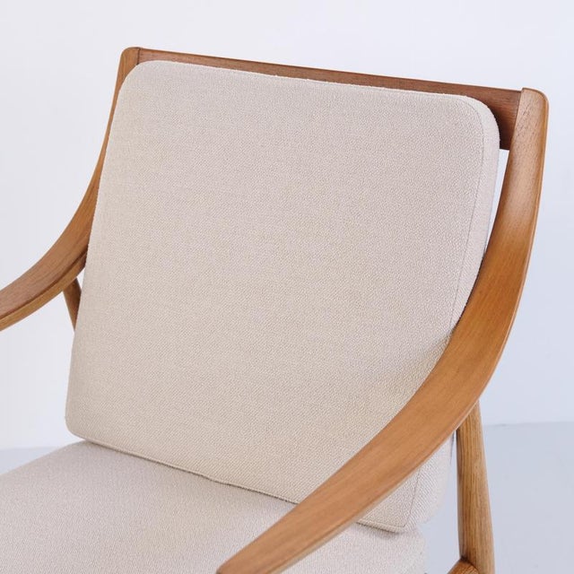 Peter Hvidt FD 135 Oak and Teak Armchair by Peter Hvidt & Mølgaard, 1950 For Sale - Image 4 of 11