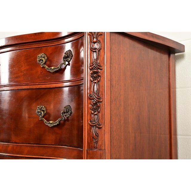 Century Furniture Georgian Carved Flame Mahogany Serpentine Front Five-Drawer Highboy Dresser | Circa 1950s For Sale - Image 10 of 15