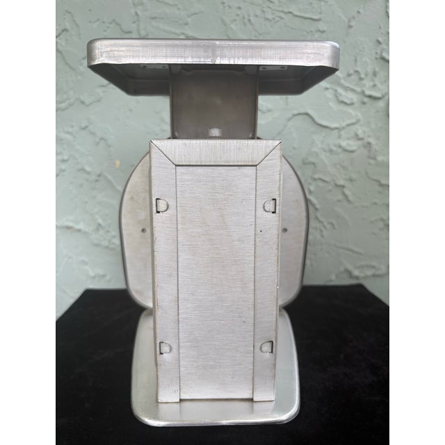 Vintage Pelouze Y50 Industrial Postal Scale, Made in Usa, 50 Lb Capacity, 1995 For Sale - Image 11 of 12