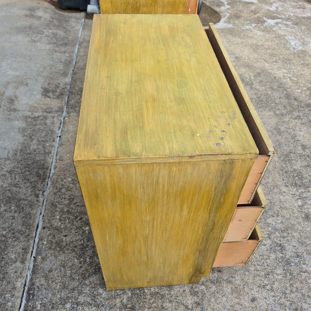 Mid 20th Century 3-Drawer Chests Dressers Night Stands, Manner Dorothy Draper & t.h. Robsjohn-Gibbings - A Pair For Sale - Image 10 of 14