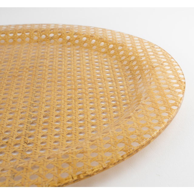 Large Butler Serving Barware Tray Lucite and Rattan, circa 1970 For Sale In Atlanta - Image 6 of 9