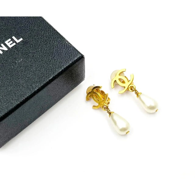 1990s Vintage Chanel Gold Plated CC Pearl Dangle Clip on Earrings - 2 Pieces For Sale - Image 5 of 5