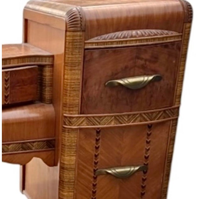 1930s Monumental American Art Deco Waterfall Vanity With Shield Mirror, C. 1935–1945 For Sale - Image 5 of 11