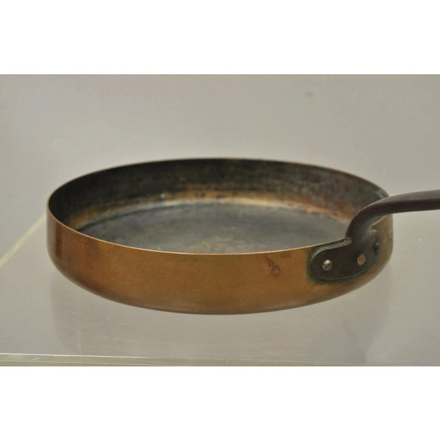 Antique French Country 11" Round Hand Forged Copper Sauce Pan Pot With Handle For Sale In Philadelphia - Image 6 of 8