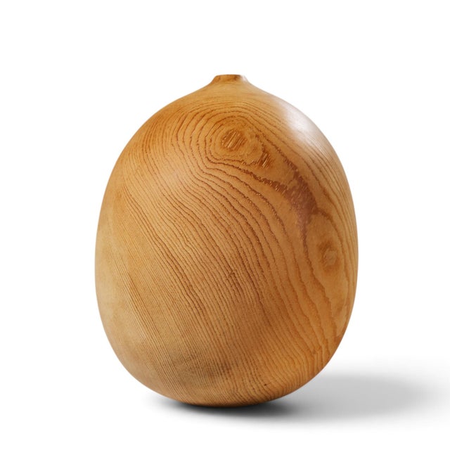 David Ellsworth Mid Century Hollow Form Vessel Pine Pot This vase measures: 8 wide x 8 deep x 10 inches high Excellent...