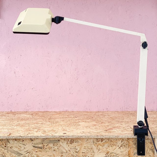 Shade size: 21 x 16 cm / Arm length: 40 + 45 cm This piece has an attribution mark, I am sure that it is completely...