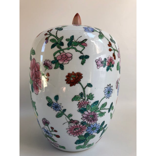 Vintage Chinese Porcelain Palm Beach Chinoiserie Style Large Floral Ginger Jar For Sale - Image 4 of 9